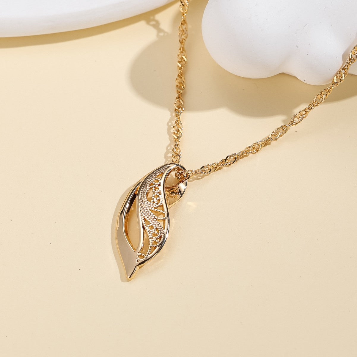 Hollow-out Patterned Necklace