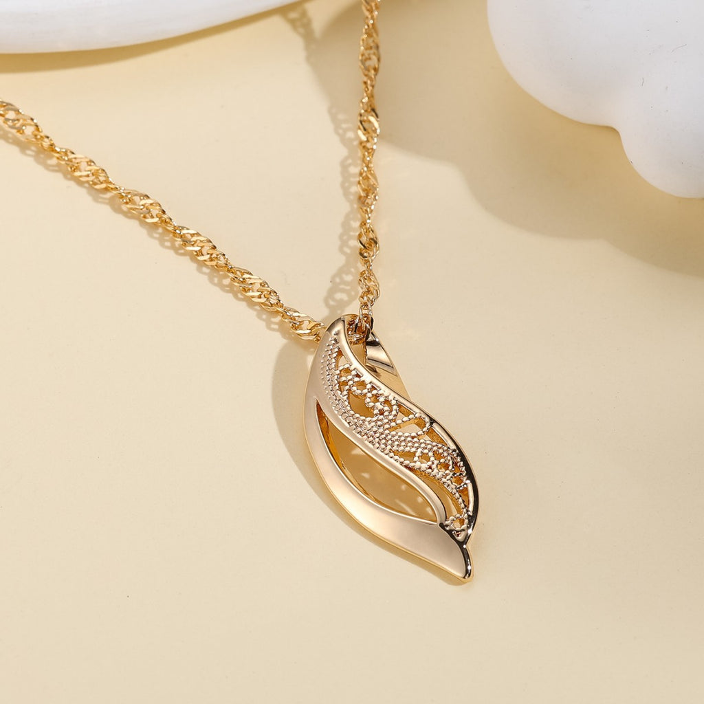 Hollow-out Patterned Necklace