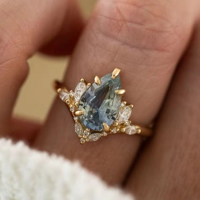 Blue Crystal Diamond Inlaid Ring